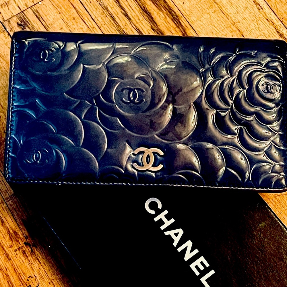 Chanel dark blue patent Camille wallet